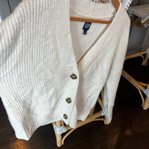 GAP Cream Button-Front Cardigan Sweater – Women’s Medium